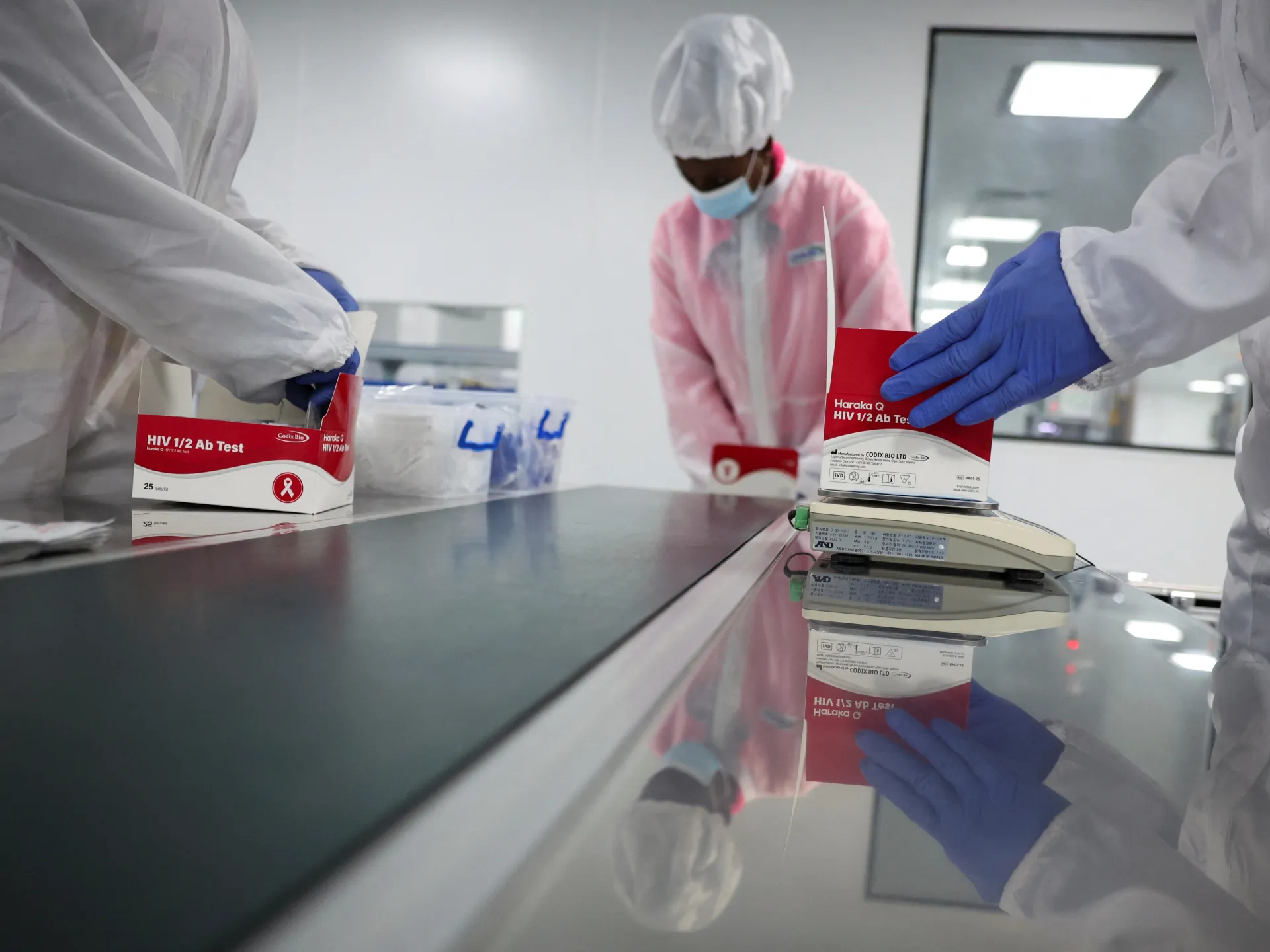 International funding cuts disrupted global response to HIV, UN report says | HIV/AIDS News