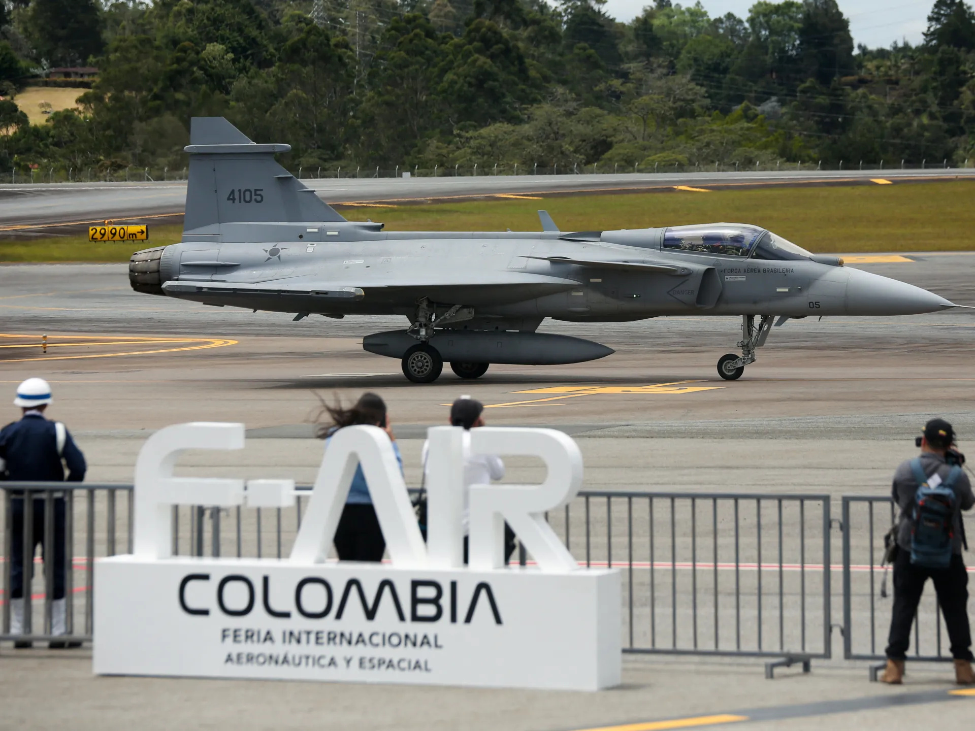 Colombia’s Petro inks $4.3bn deal for 17 fighter jets amid regional tension | Military News