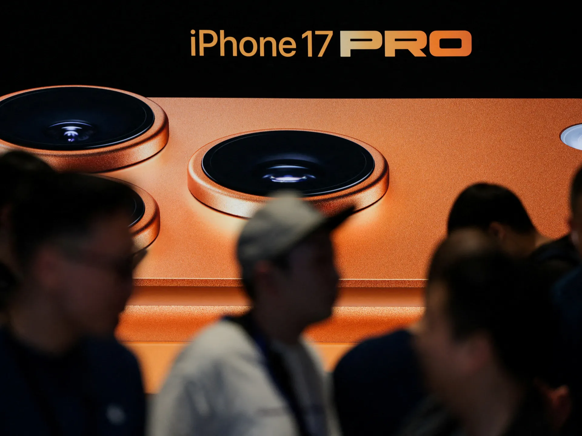 US group sues Apple over DR Congo conflict minerals | Business and Economy News