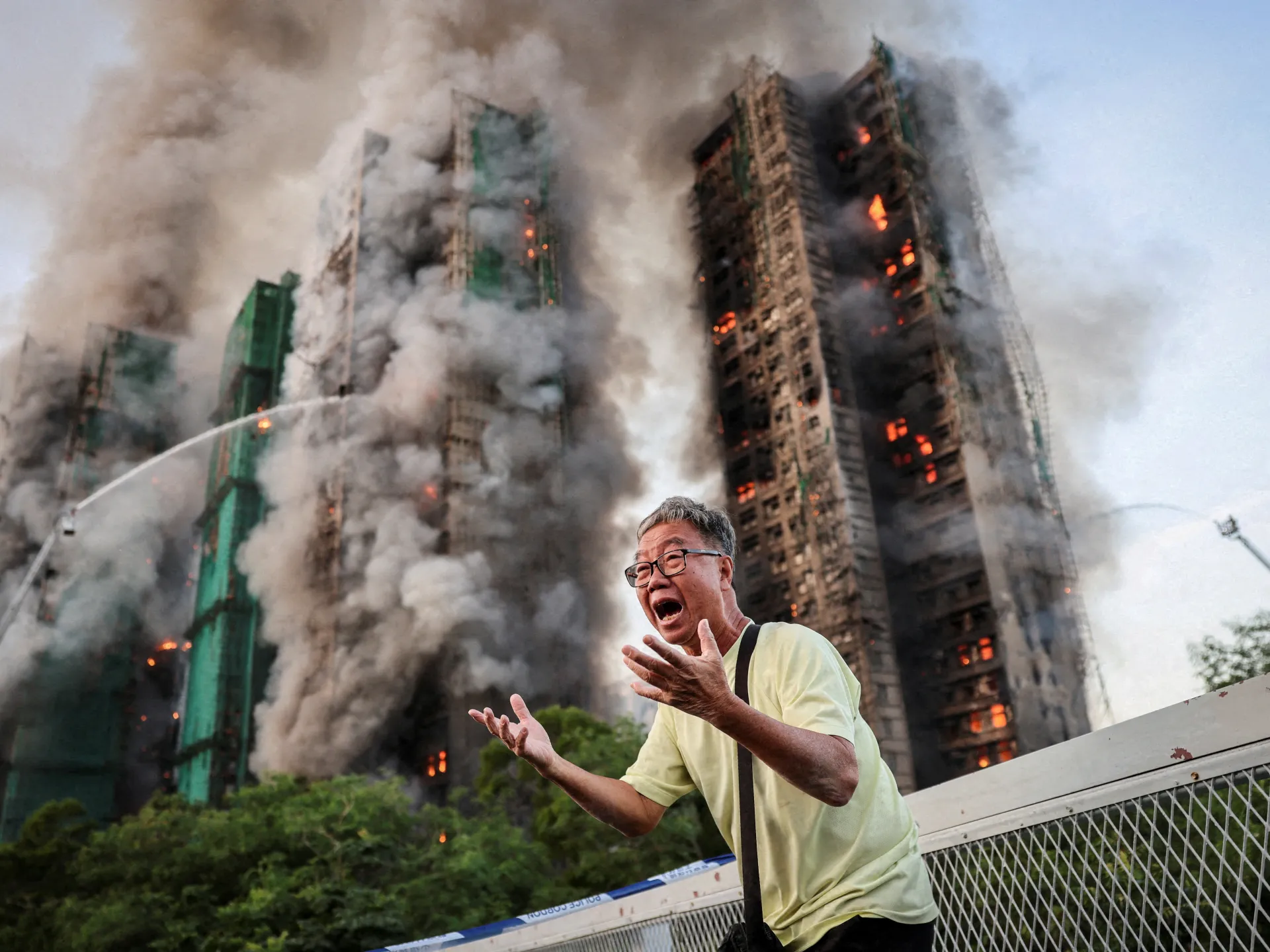 Week in Pictures: From deadly fire in Hong Kong to Russian attack on Kyiv | Gaza News