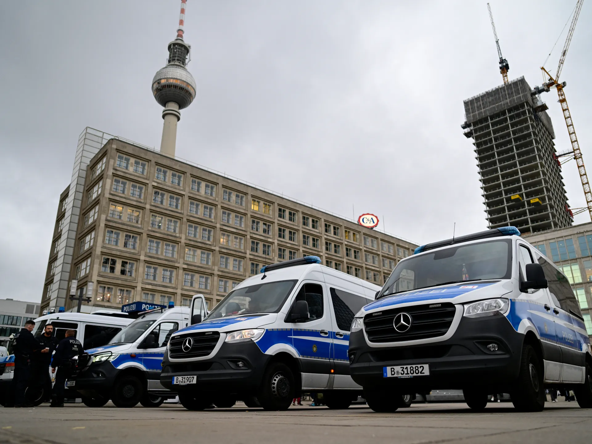 Germany detains man accused of offering to pay people to kill politicians | Cybercrime News