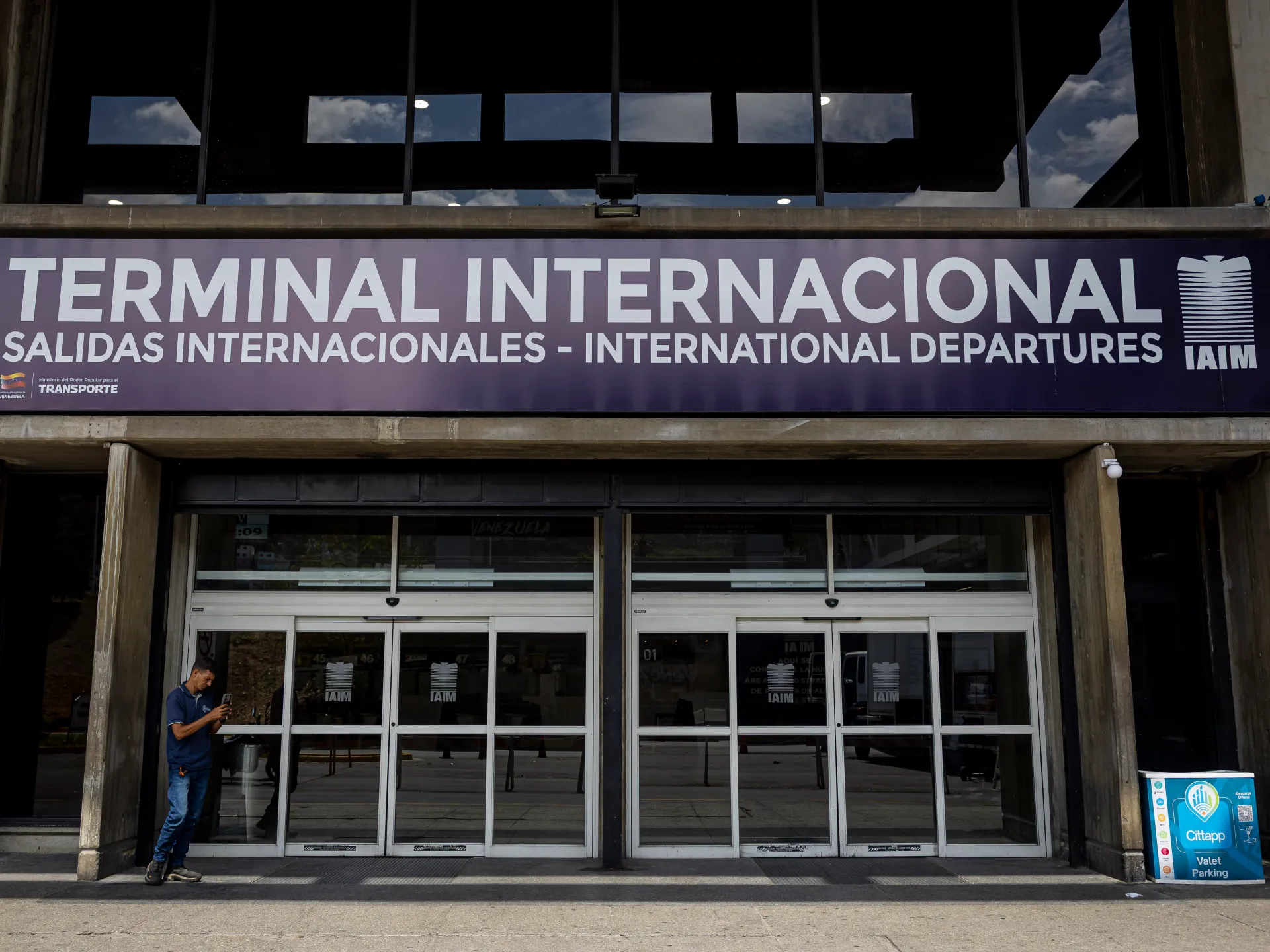 Why has Venezuela banned six international airlines amid US tensions? | Aviation News