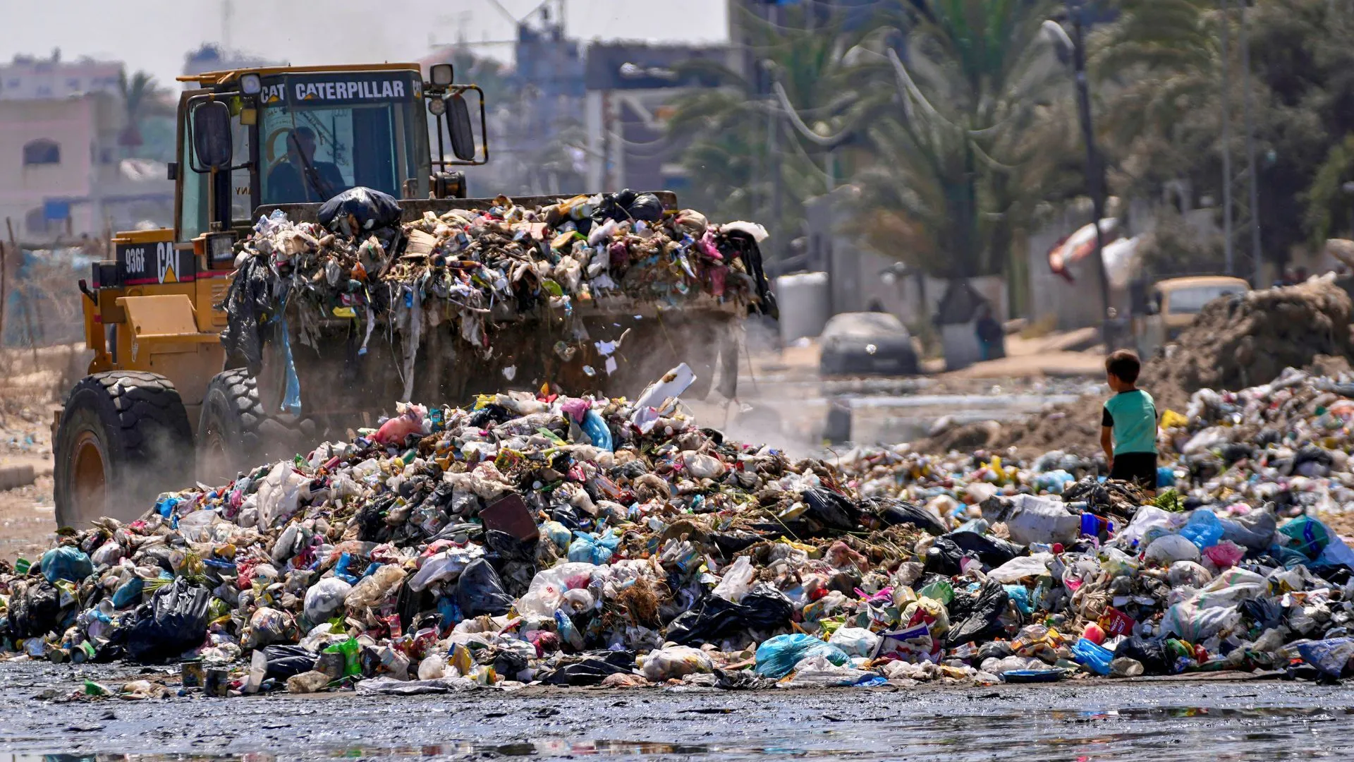 Is war one of the biggest threats to the world’s climate? | Climate Crisis