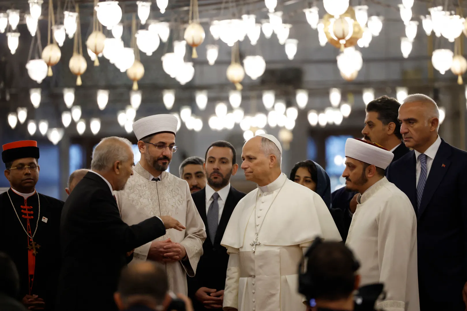 Pope Leo tours Istanbul’s Blue Mosque during Turkiye trip | Religion