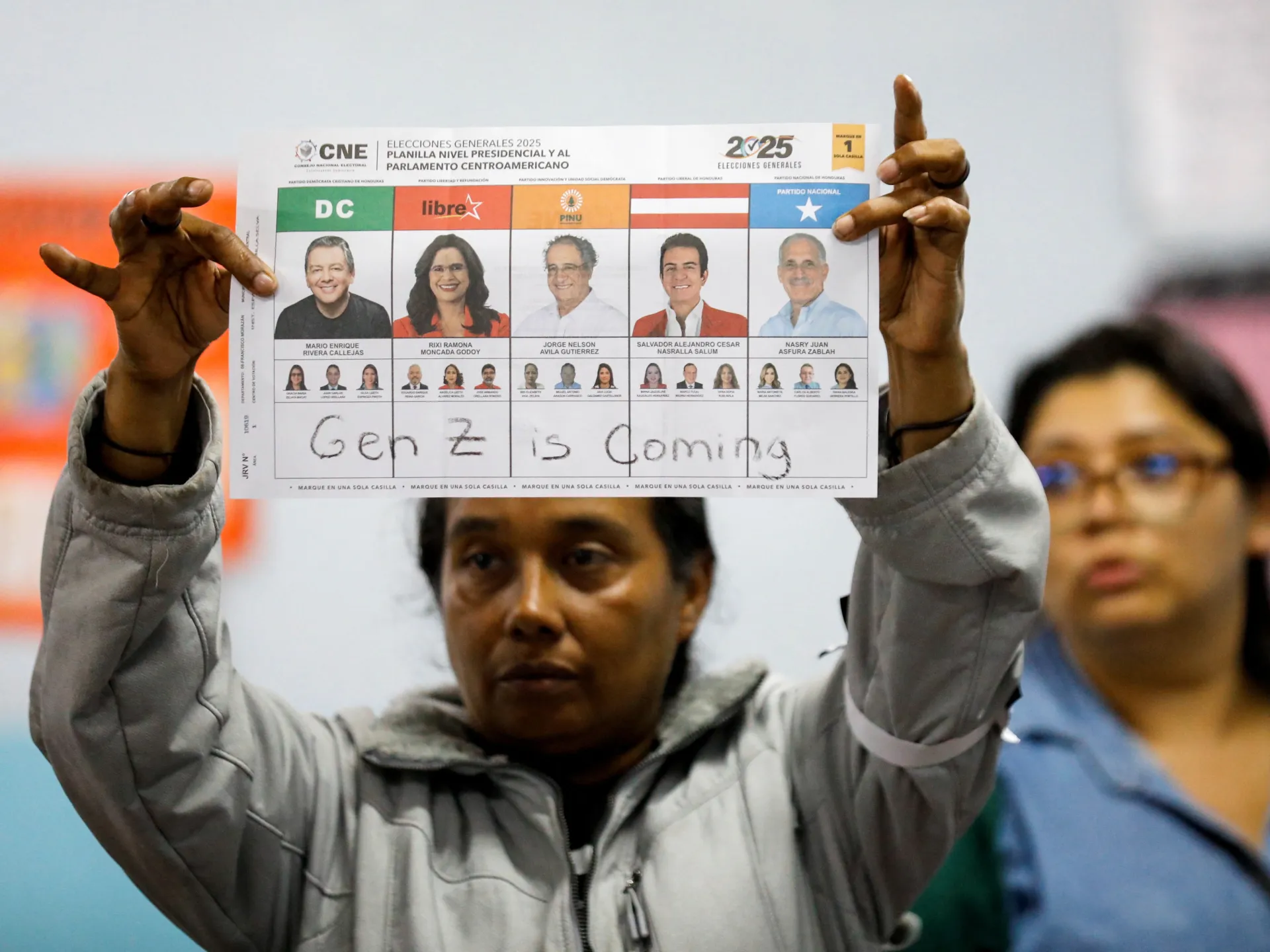 Honduras’s Nasralla holds narrow lead over Asfura in presidential vote | Elections News