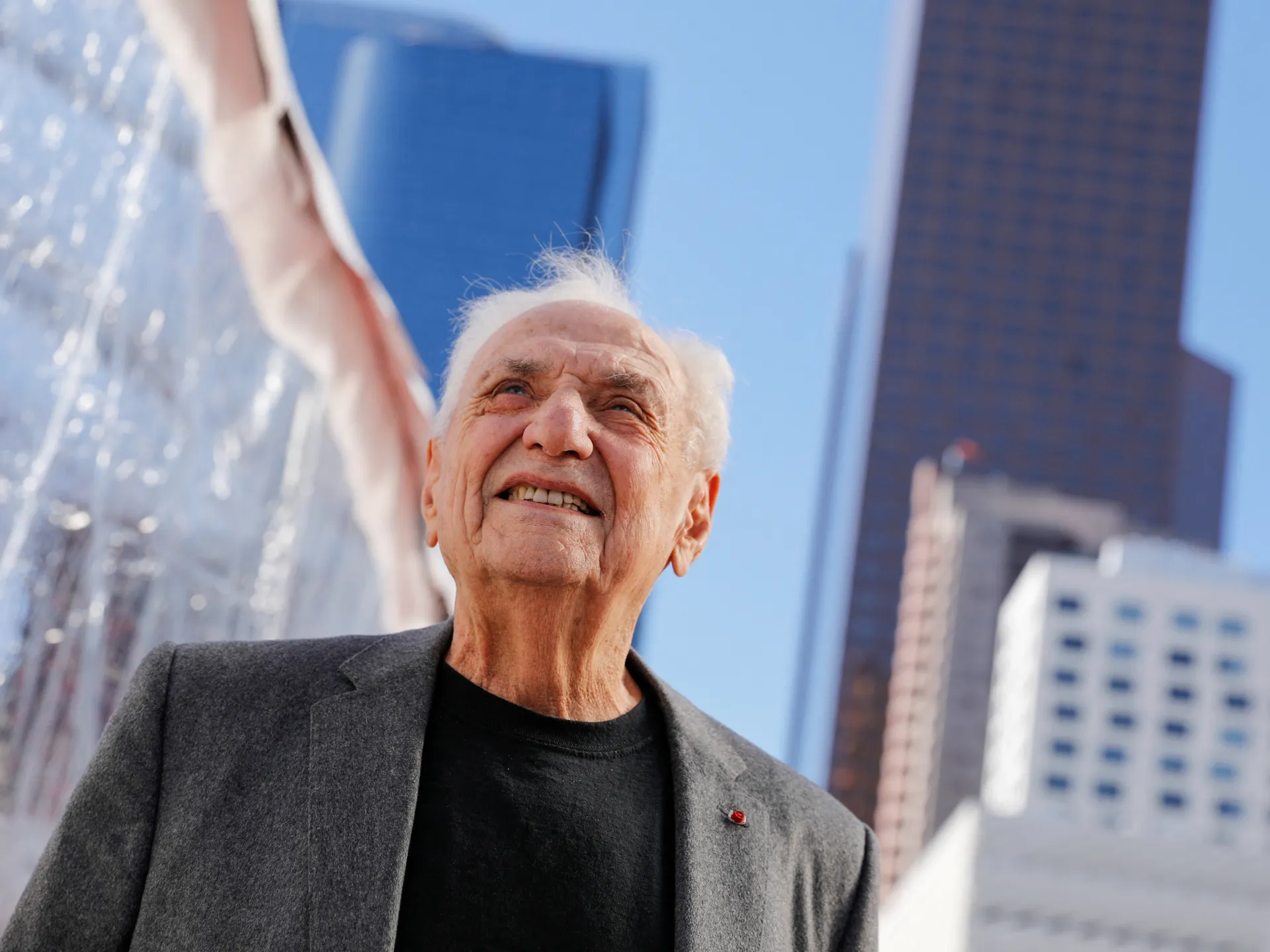 Famed for sculptural structures, architect Frank Gehry dies at age 96 | Obituaries News