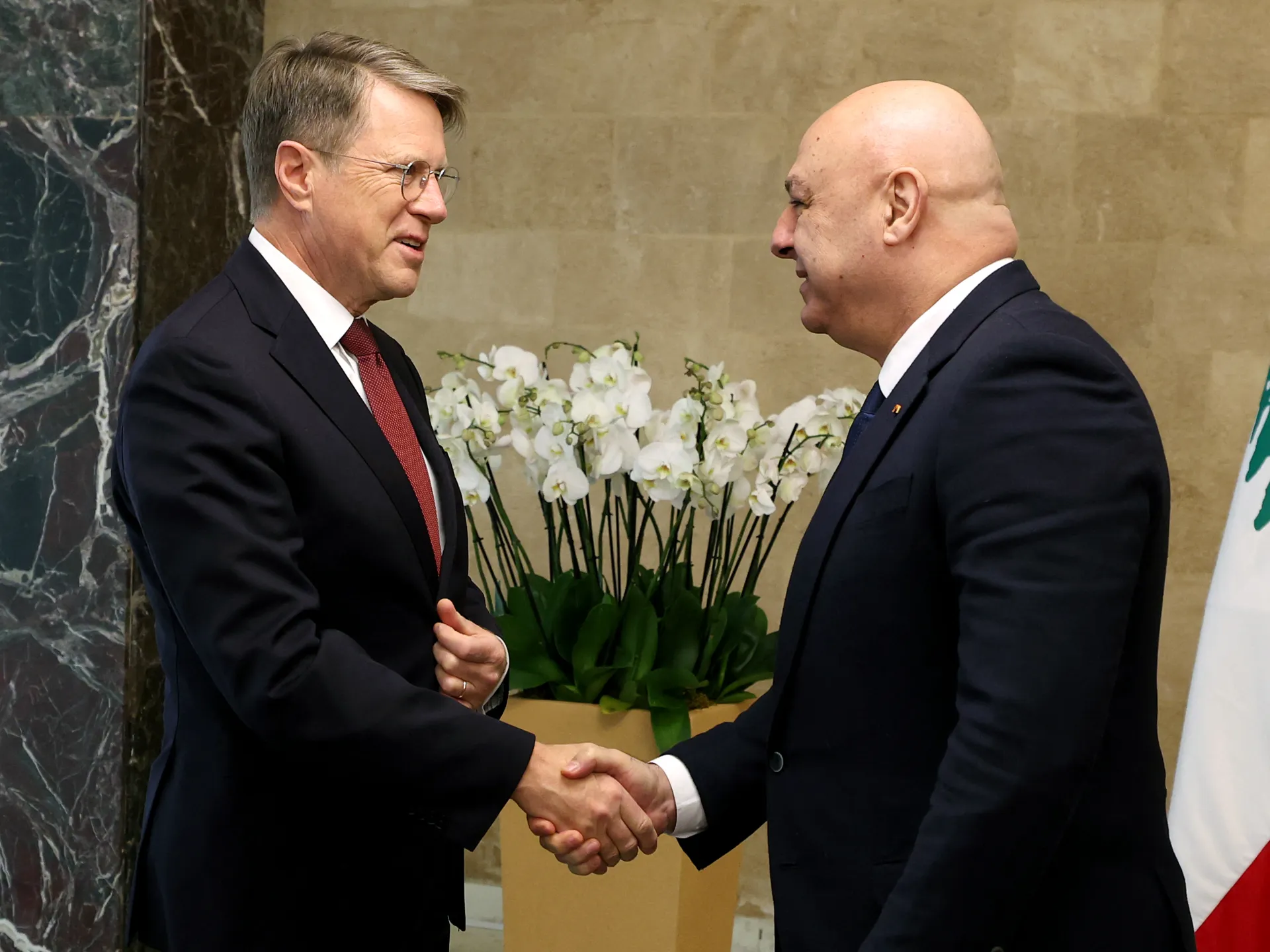 UNSC delegation meets Lebanon’s Aoun, tours south amid Israeli escalation | Israel attacks Lebanon News