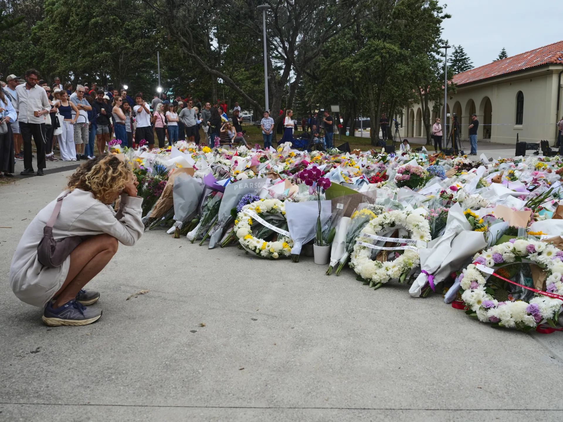 Australian police say Bondi Beach attackers inspired by ISIL | Crime News