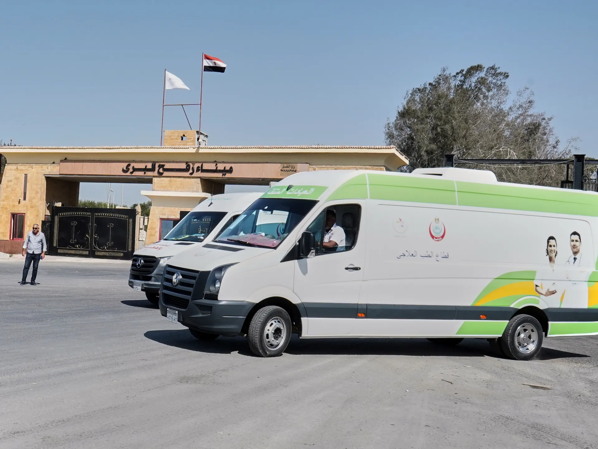 Israel accused of ‘manoeuvring’ as it says Gaza crossing open one way only | Israel-Palestine conflict News