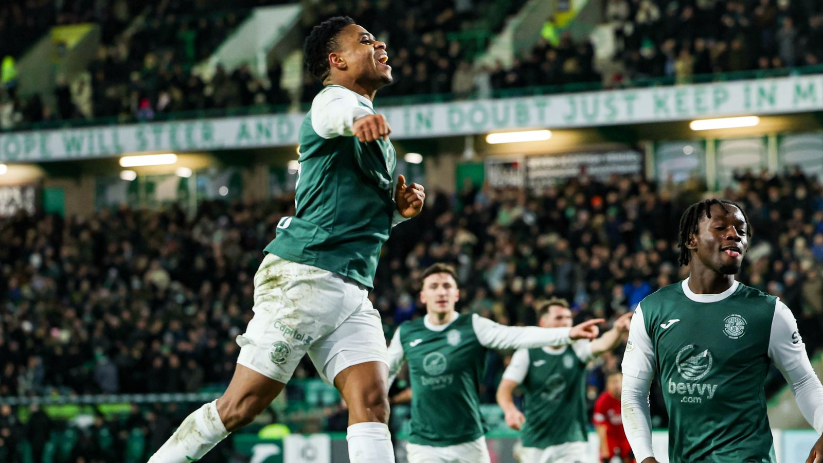 Hibernian 2 – 0 Aberdeen