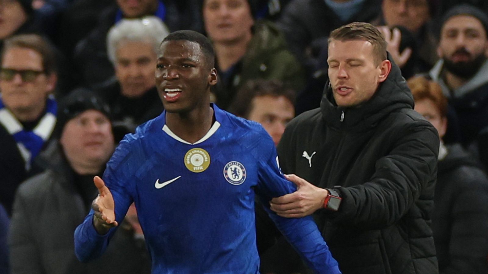 Moises Caicedo let Declan Rice comparisons affect him, says Jamie Carragher after Chelsea midfielder’s dimissal against Arsenal | Football News