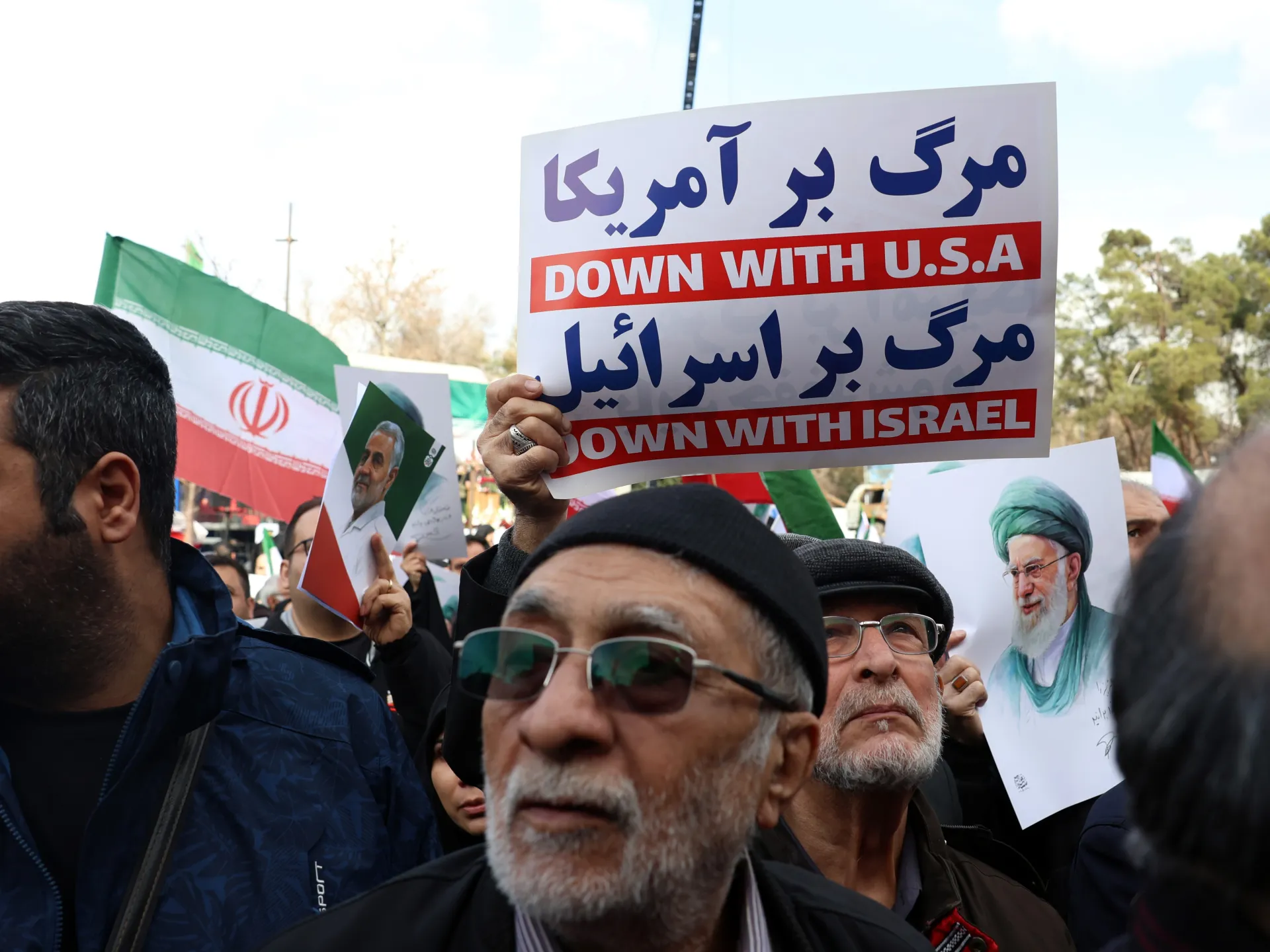 US says ‘all options on the table’ if Iran protest killings continue | Donald Trump News
