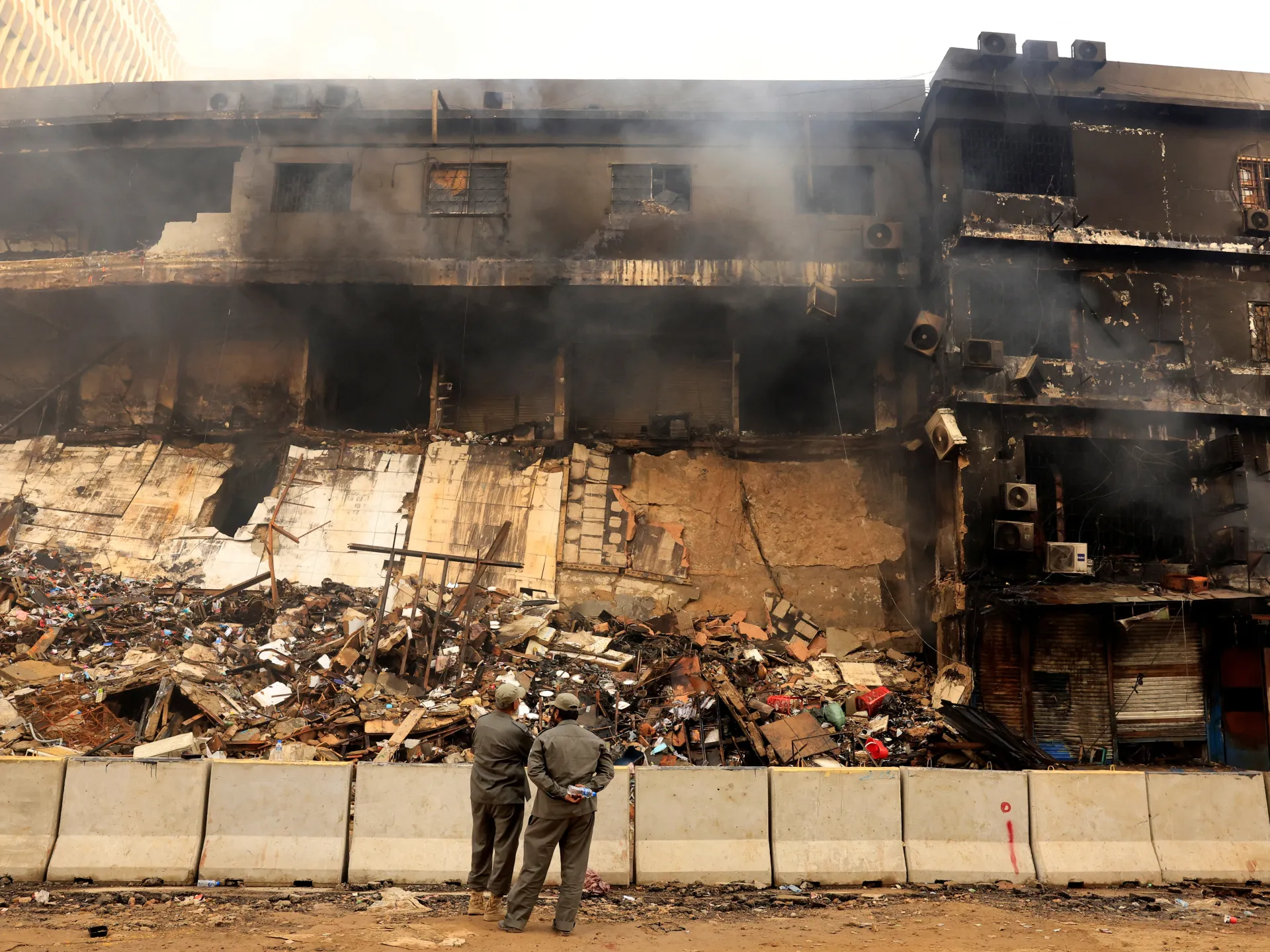 Death toll in Karachi mall fire rises to at least 14 in Pakistan | Infrastructure News