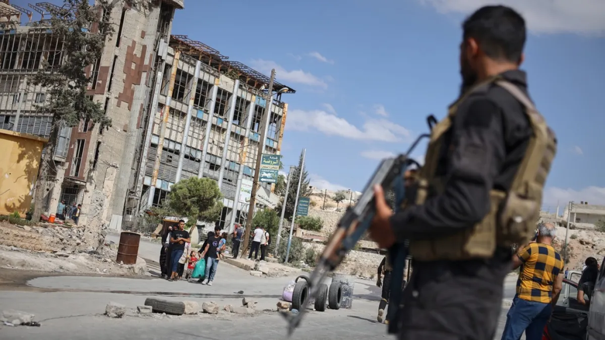 Syrian army closes Aleppo’s Kurdish areas as clashes persist | Syria’s War News