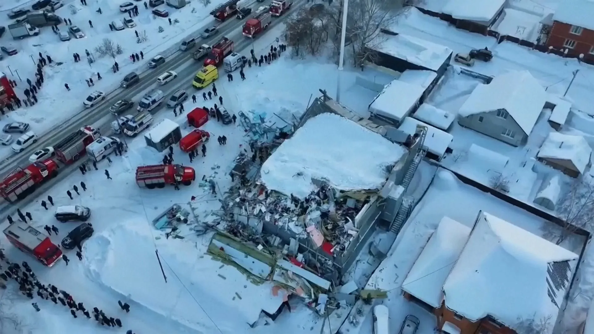 Deadly roof collapse at Russian shopping mall after heavy snowfall | Weather