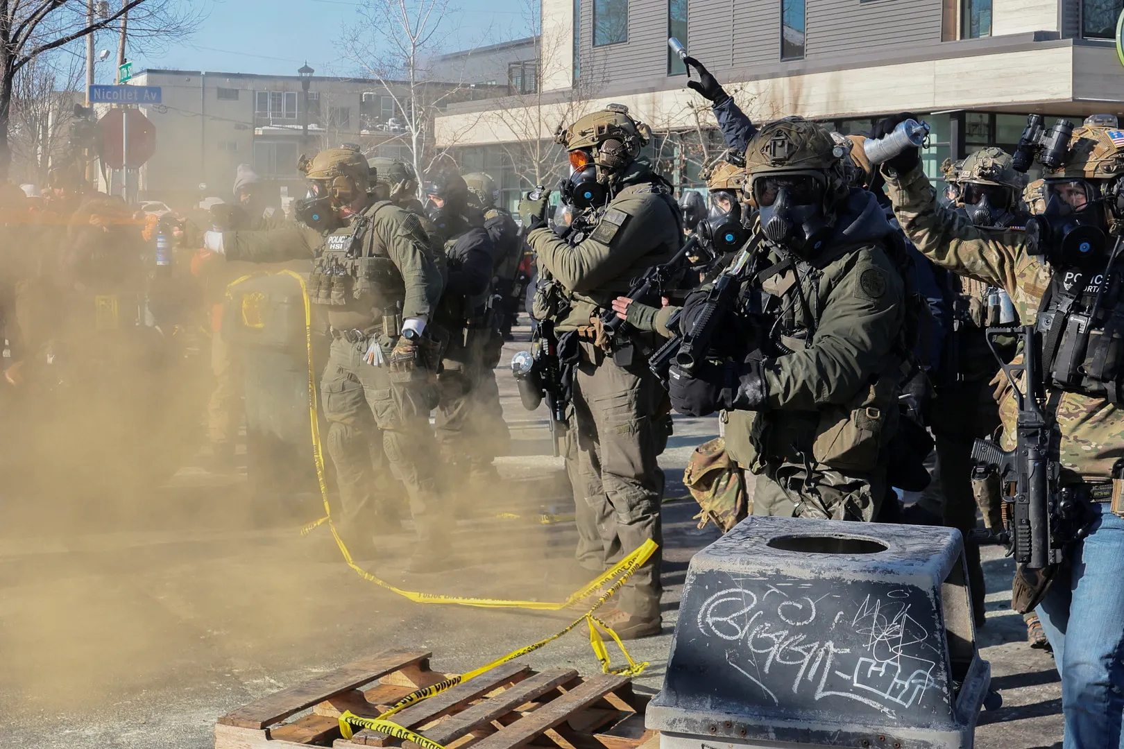 US federal agents shoot and kill US citizen in Minneapolis | Protests News