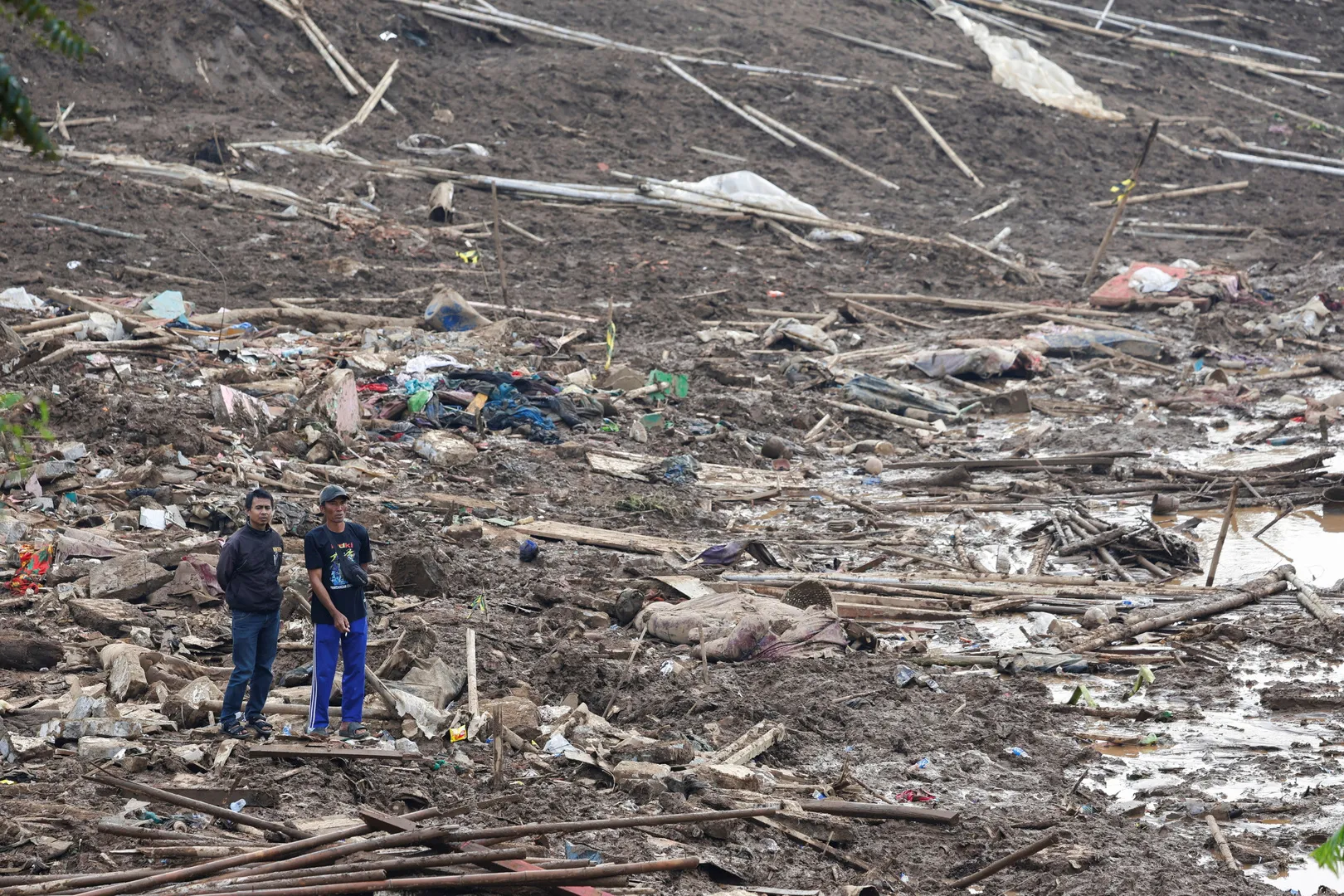 Massive search underway for dozens missing in deadly Indonesia landslide | Environment