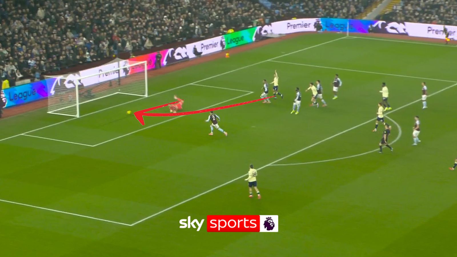 Everton hit the post seconds after kick-off!