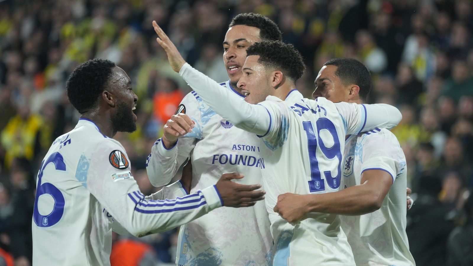 Fenerbahce 0 – 1 Aston Villa